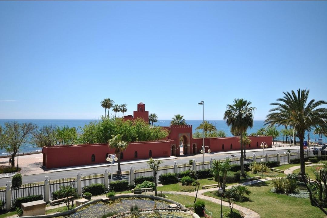 El Estudio De La Playa Benalbeach Vistas Al Mar Benalmádena Buitenkant foto